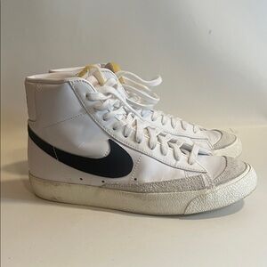 Men Nike Hightop Size 8.5